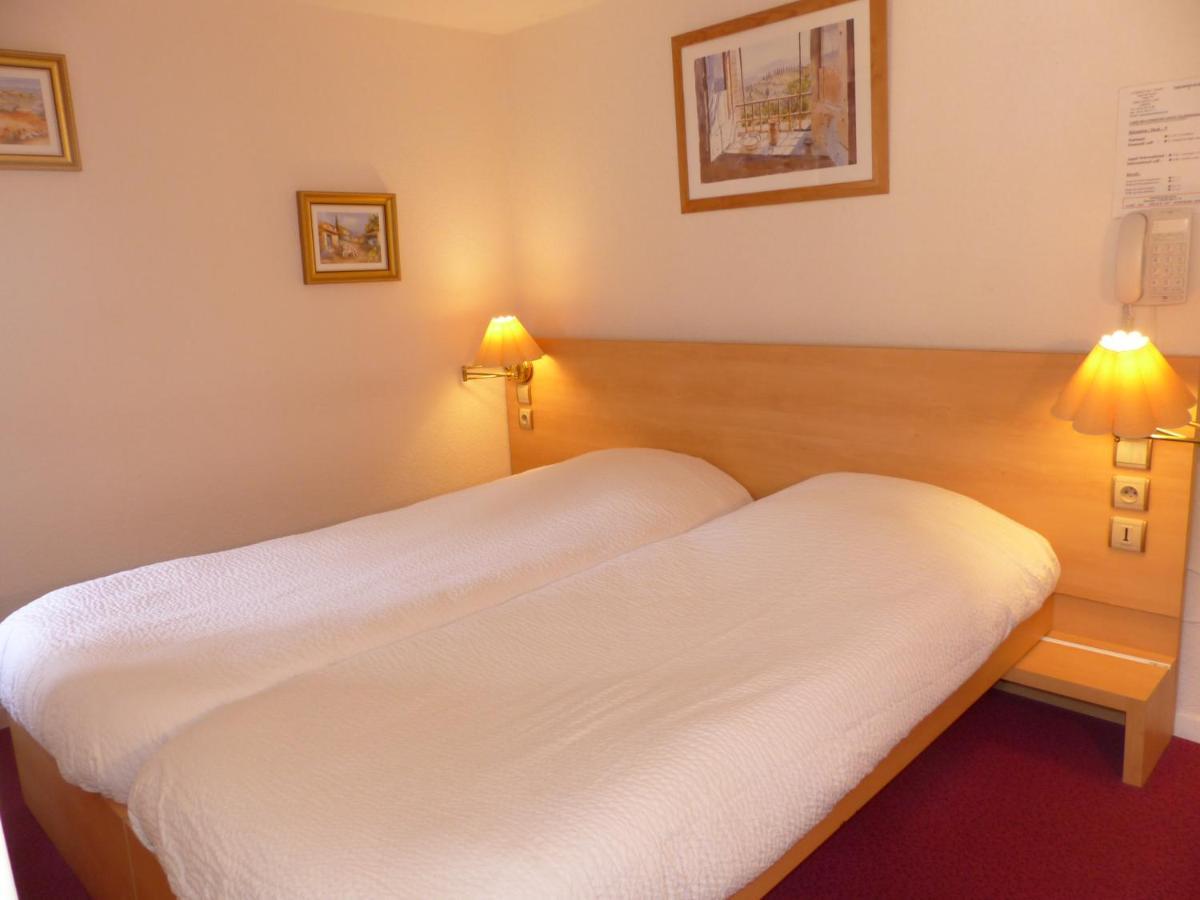 Hotel Logis Auberge De L'Isard Сен-Лари Экстерьер фото