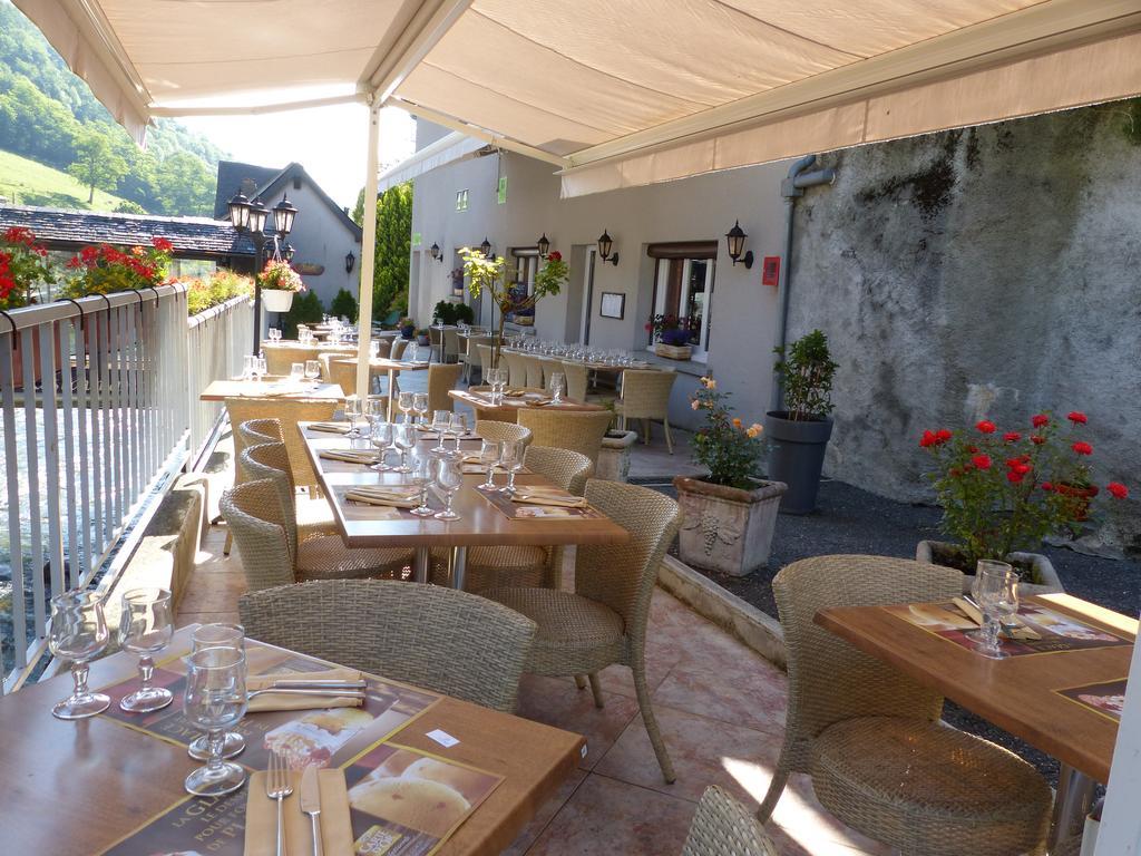 Hotel Logis Auberge De L'Isard Сен-Лари Экстерьер фото
